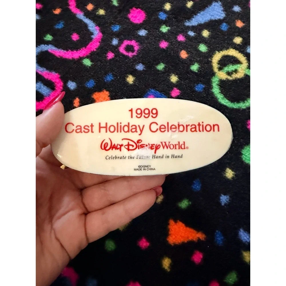 1999 2000‎ cast celebration Disney world clock